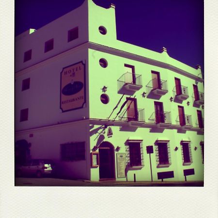 Hotel Restaurante Blanco Y Verde Conil De La Frontera Luaran gambar